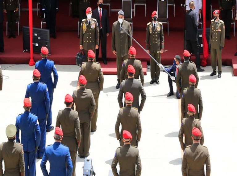 Maduro ascendió a más de 300 militares de la FANB