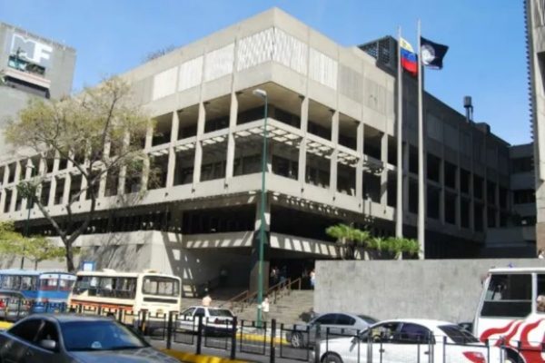 Dólar oficial se cotizará en Bs.177,61 este martes 30 de septiembre con alza mensual de 19,65%