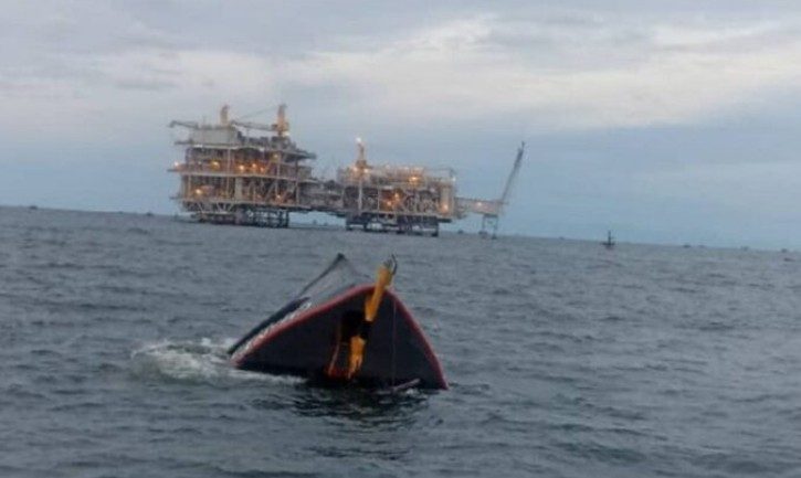 Pescadores reportan el hundimiento de una embarcación en el Lago de Maracaibo, estado Zulia