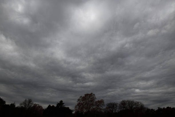 ¿Por qué las nubes de lluvia son grises?